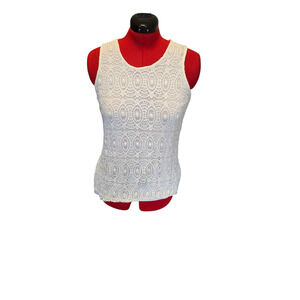White lined crochet lace front tank top, no size